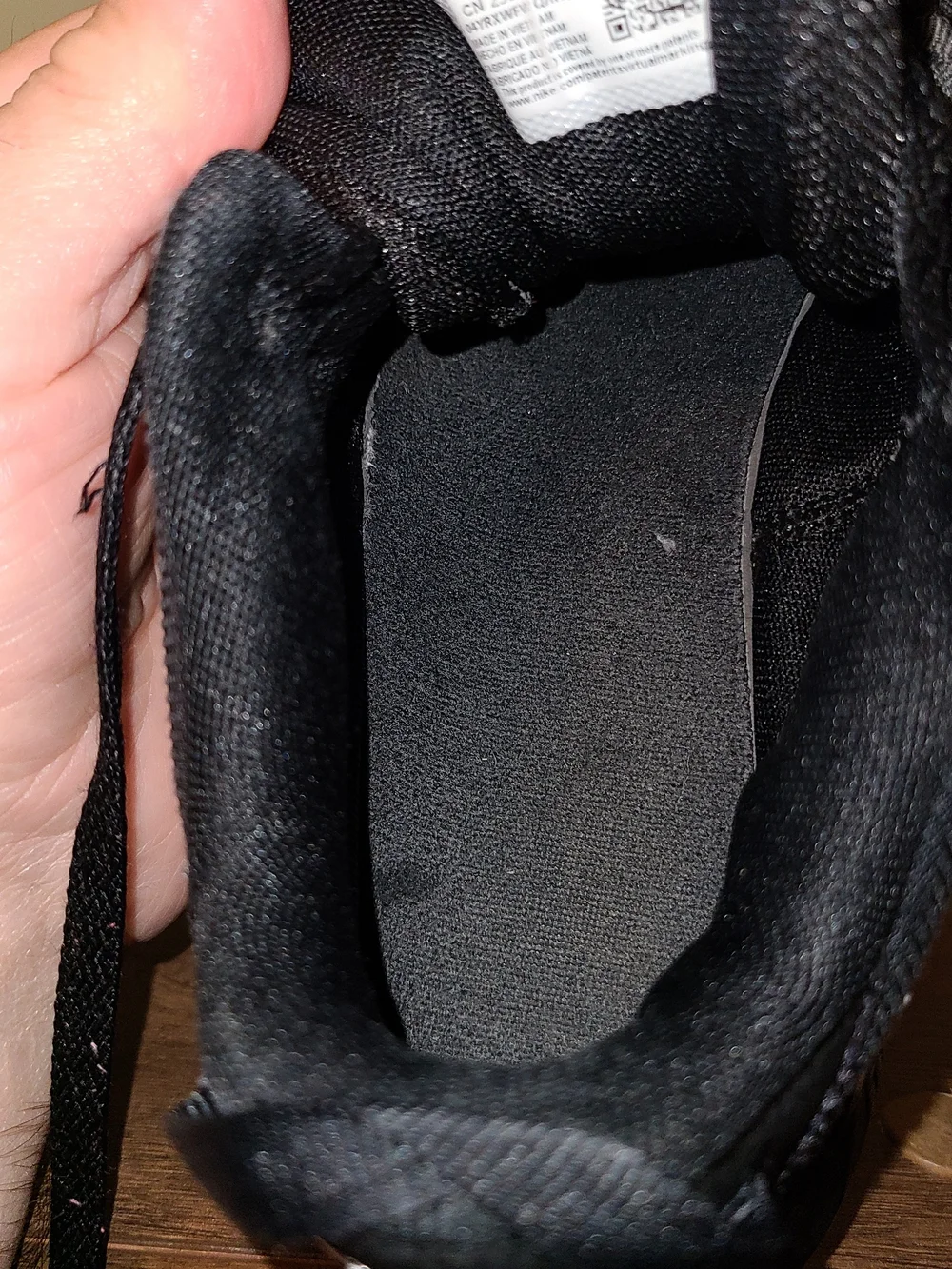 Size 7.5 - Nike LeBron Witness VII